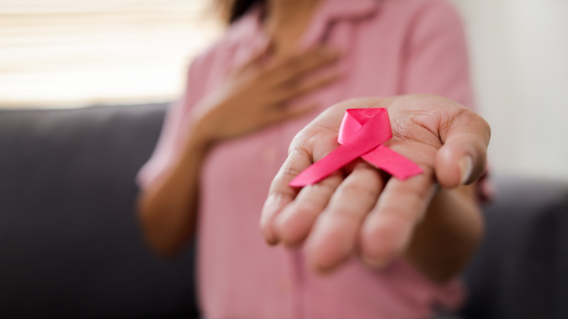 Vinicius Tadeu Sattin Rodrigues aborda como o planejamento preventivo ajuda mulheres a tomarem decisões mais conscientes sobre o rastreamento do câncer de mama.