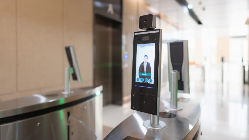 Catracas com Reconhecimento Facial em Escola na Zona Leste: Segurança, Tecnologia e os Novos Rumos da Gestão Escolar