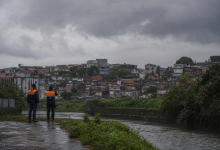 Área urbana do Grande ABC próxima a curso d’água durante ação de monitoramento da Defesa Civil